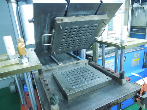 <a href='http://m.tezzsj.com.cn/Helps/dgongshidiboguijiaozh.html' class='keys' title='點擊查看關(guān)于硅膠制品廠家的相關(guān)信息' target='_blank'>硅膠制品廠家</a>