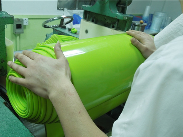 <a href='http://m.tezzsj.com.cn/Helps/dgongshidiboguijiaozh.html' class='keys' title='點(diǎn)擊查看關(guān)于硅膠制品廠家的相關(guān)信息' target='_blank'>硅膠制品廠家</a> 硅膠制品廠家